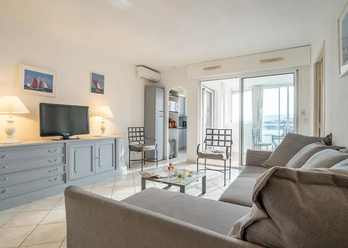 Les Calanques D'azur By Interhome